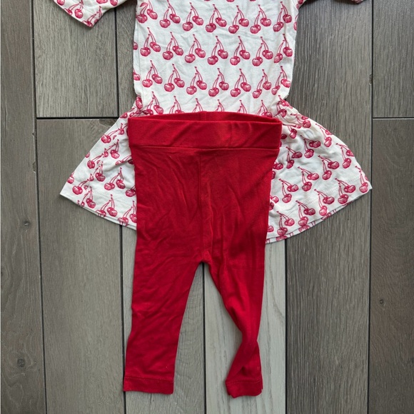 Kate Quinn Red Bamboo Collection Garment - Picture 4 of 5